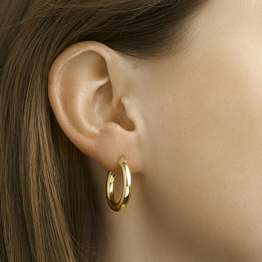 Basis | 14k Geelgouden oorringen uitgevoerd met een stevige scharnier sluiting