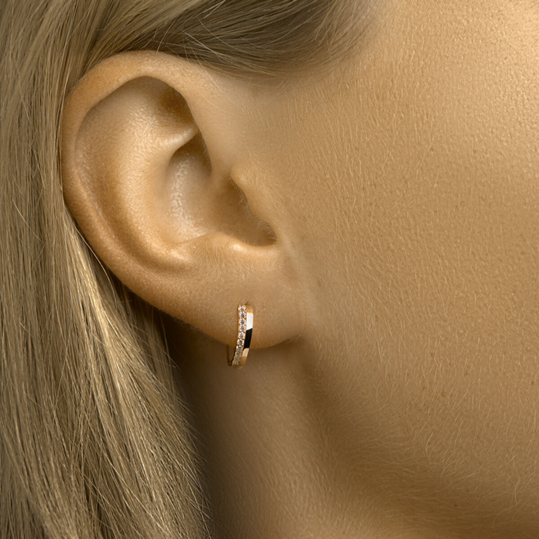 Basis | 14k Rosegouden klapoorringen uitgevoerd met een schitterende zirkonia rij