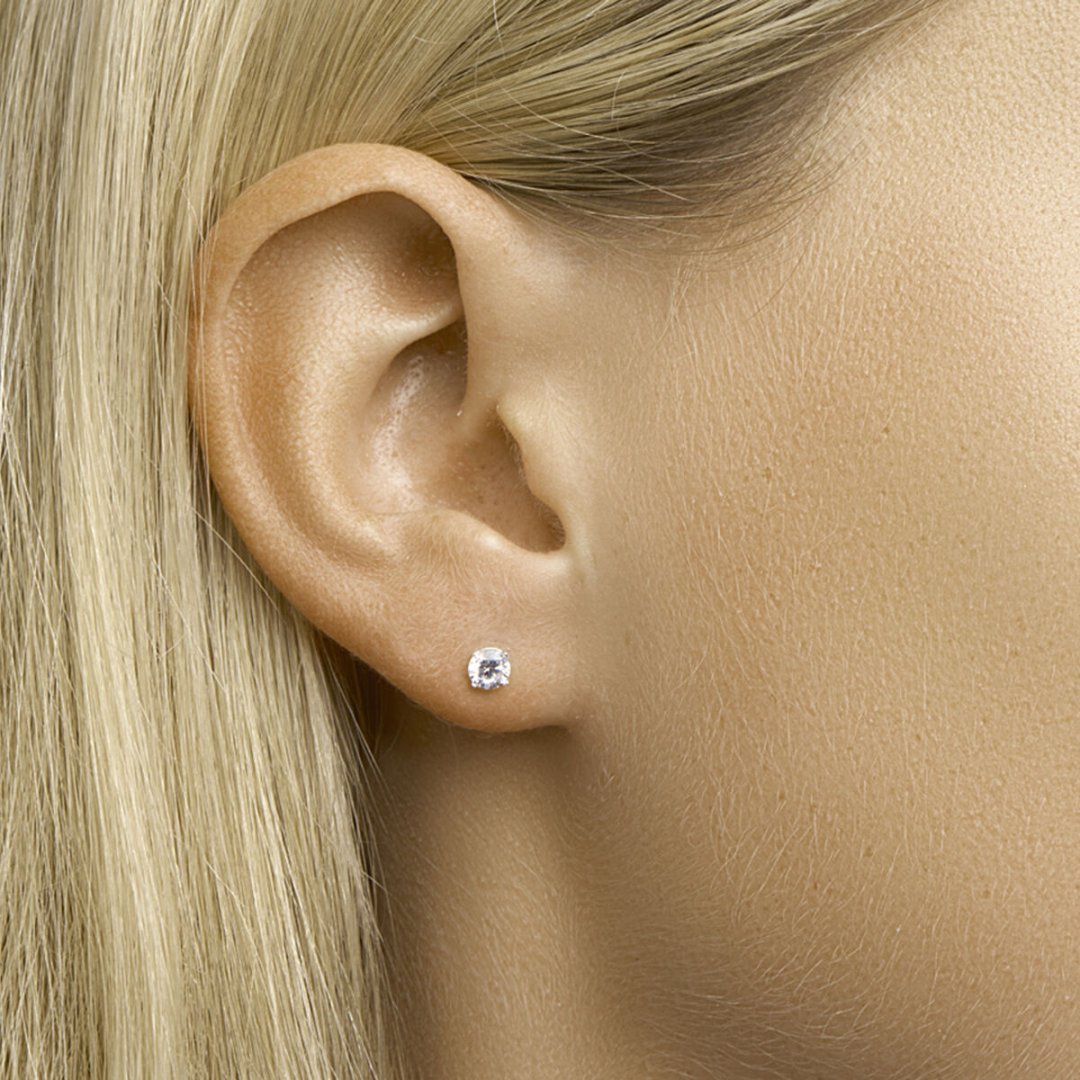 Basis | Zilveren oorknoppen met zirkonia