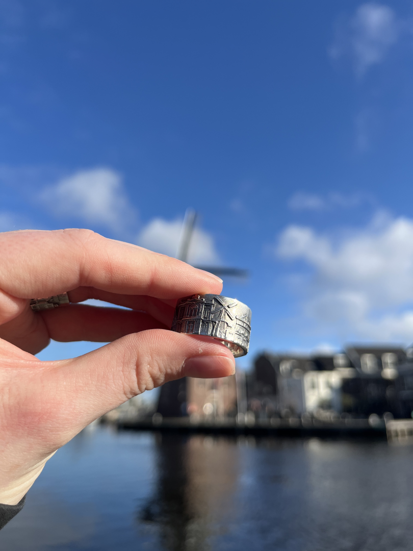 City Jewels | Zilveren ring met diverse Haarlemse gebouwen