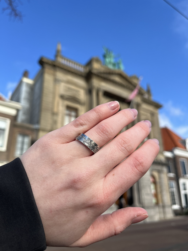 City Jewels | Zilveren ring rondom Haarlemse huisjes
