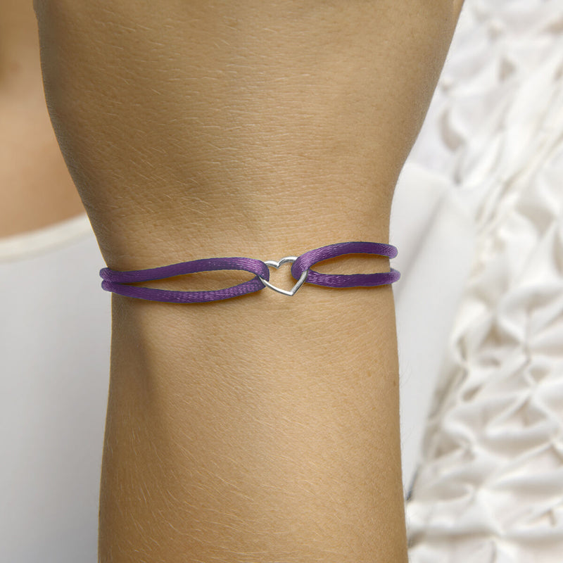 Basis | Paars gevlochten armband uitgevoerd met een gerhodineerd 925 zilveren hartje