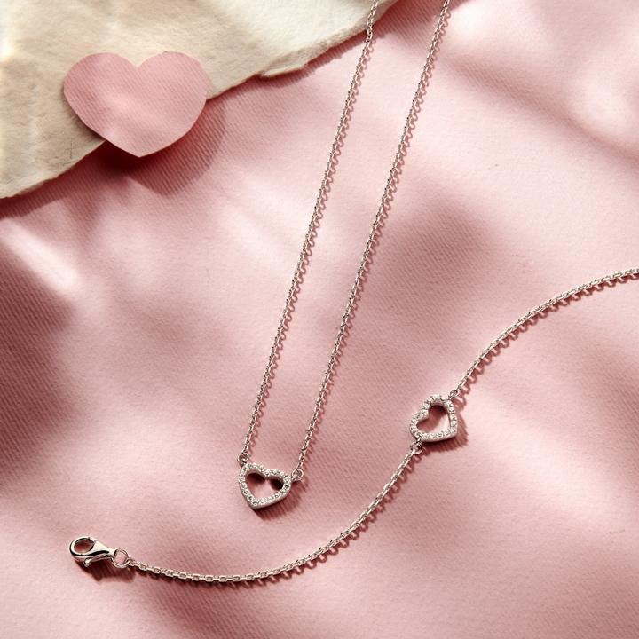 House of SIS  | Gerhodineerd zilveren collier met een open hart en zirkonia