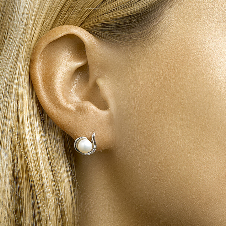 House of SIS | Gerhodineerd zilveren oorknoppen met zirkonia en zoetwaterparel