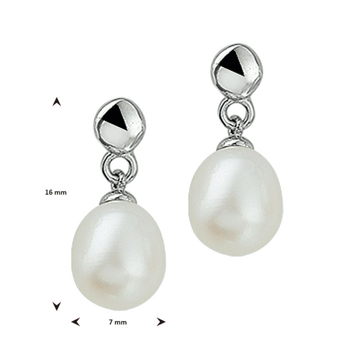 House of SIS | Zilveren oorhangers uitgevoerd met zoetwaterparel