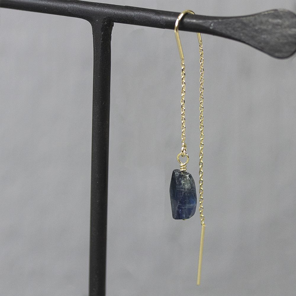 Jeh Jewels | ½ Paar oorhanger zilver verguld + Kyaniet facet (1 oorbel)