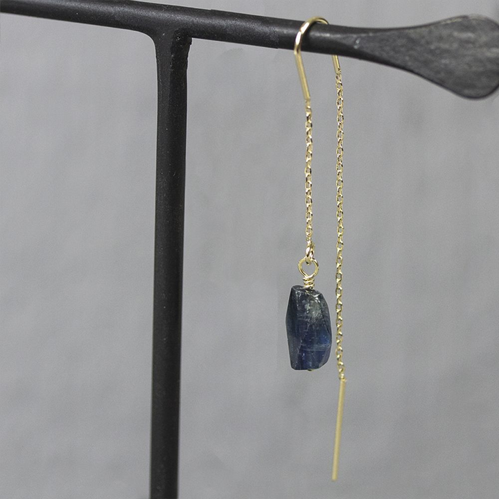 Jeh Jewels | ½ Paar oorhanger zilver verguld + Kyaniet facet (1 oorbel)