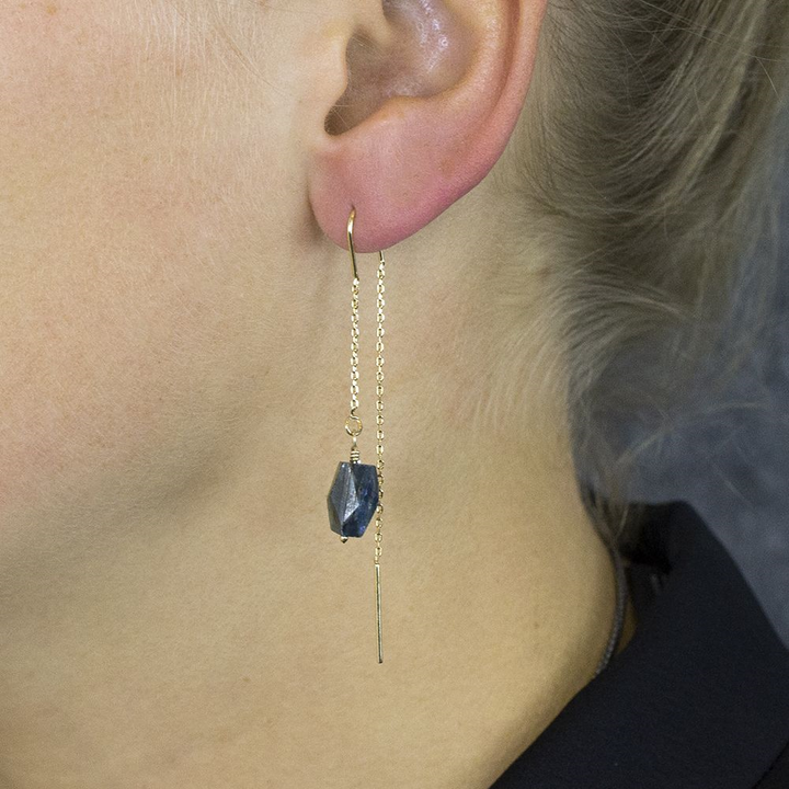 Jeh Jewels | ½ Paar oorhanger zilver verguld + Kyaniet facet (1 oorbel)