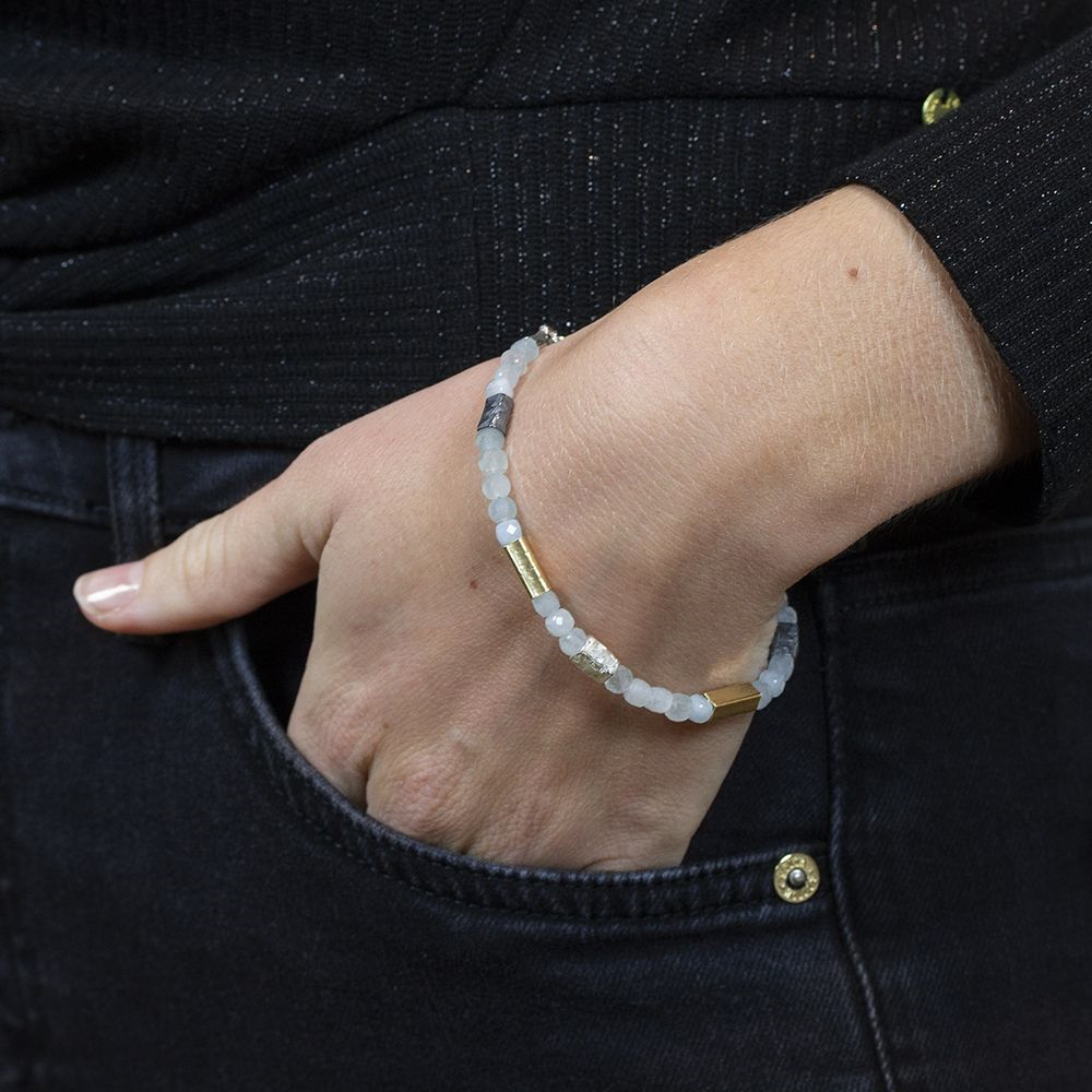 Jeh Jewels | Zilveren armband met blauwe aquamarijn afgewisseld met goldfilled stukjes