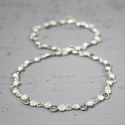 Jeh Jewels | Zilveren collier bestaande uit schakels met 3  holletjes, waarvan de middelste geoxideerd