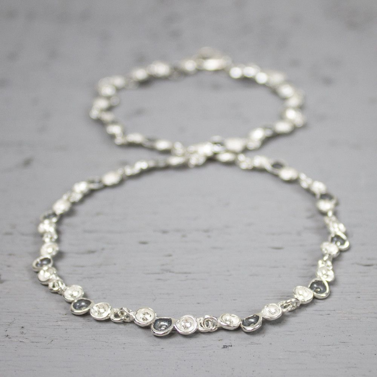 Jeh Jewels | Zilveren collier bestaande uit schakels met 3  holletjes, waarvan de middelste geoxideerd