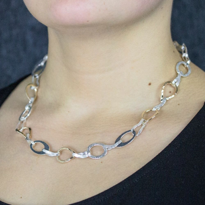 Jeh Jewels | Zilveren collier met ovalen opengewerkte schakels onregelmatig van vorm deels geoxideerd en deel goldfilled