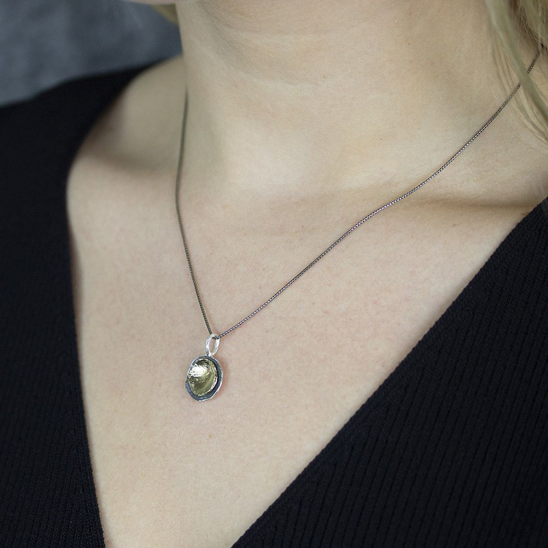 Jeh Jewels | Zilveren geoxideerd collier met zilveren hanger en daarin een vergulde cirkel