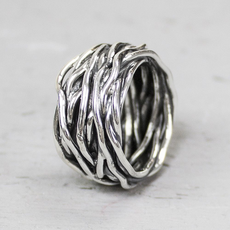 Jeh Jewels | Zilveren geoxideerde ring. Het rommelig gewikkelde draad geeft een stoere uitstraling