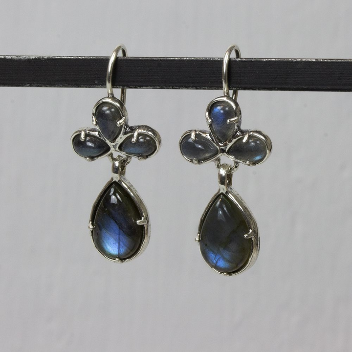 Jeh Jewels | Zilveren oorhangers met druppelvormige labradoriet