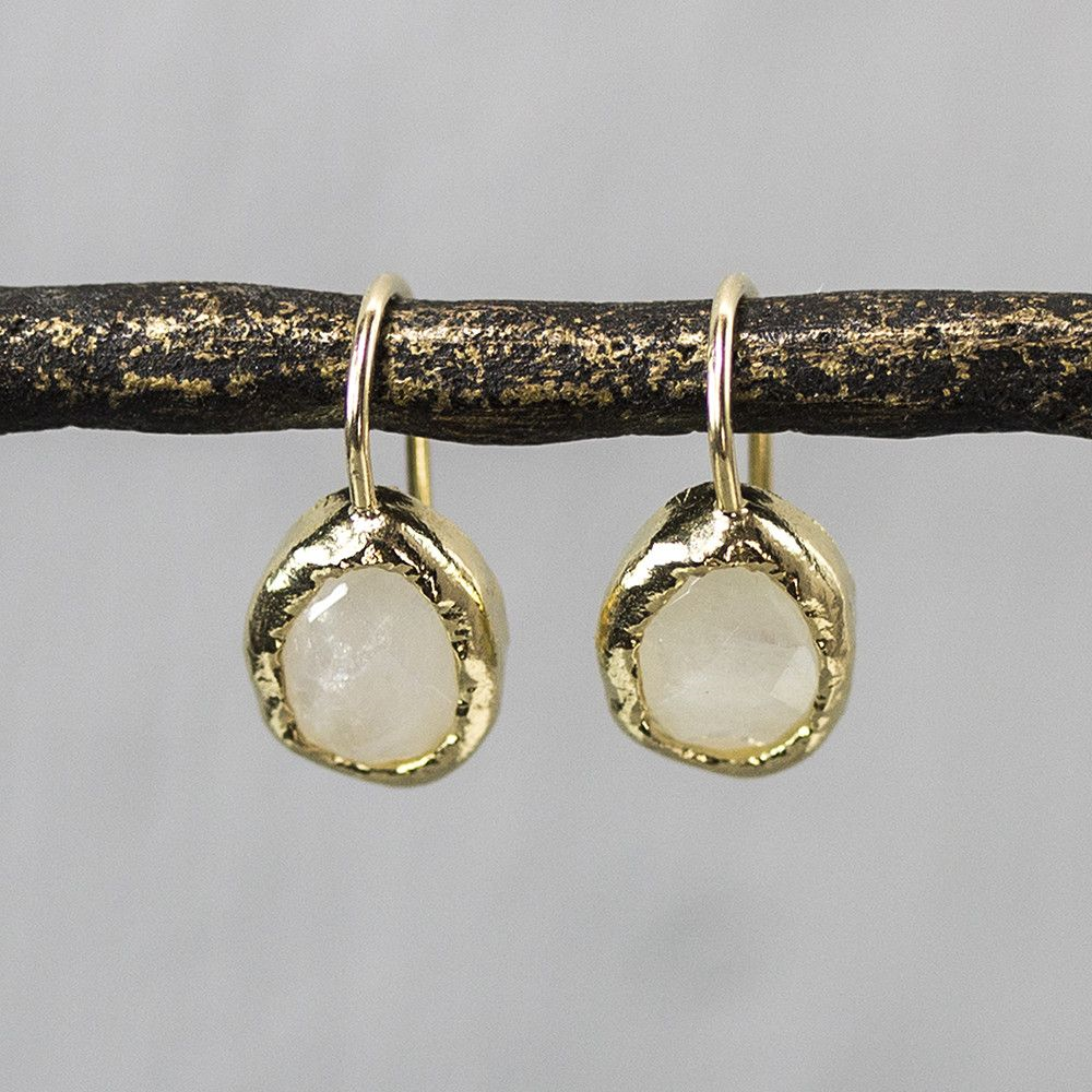 Jeh Jewels | Zilveren oorhangers verguld in goud met maansteen