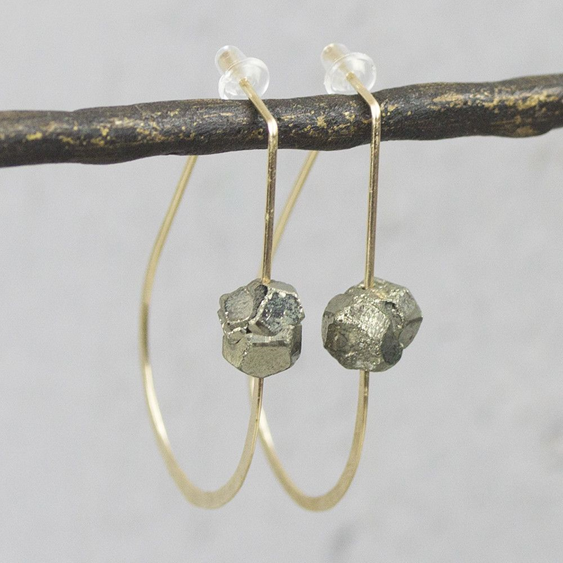 Jeh Jewels | Zilveren oorsteker met pyriet en bruine parel
