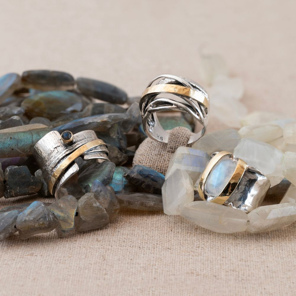 Jeh Jewels | Zilveren ring deels geoxideerd met 9 karaat goud en maansteen