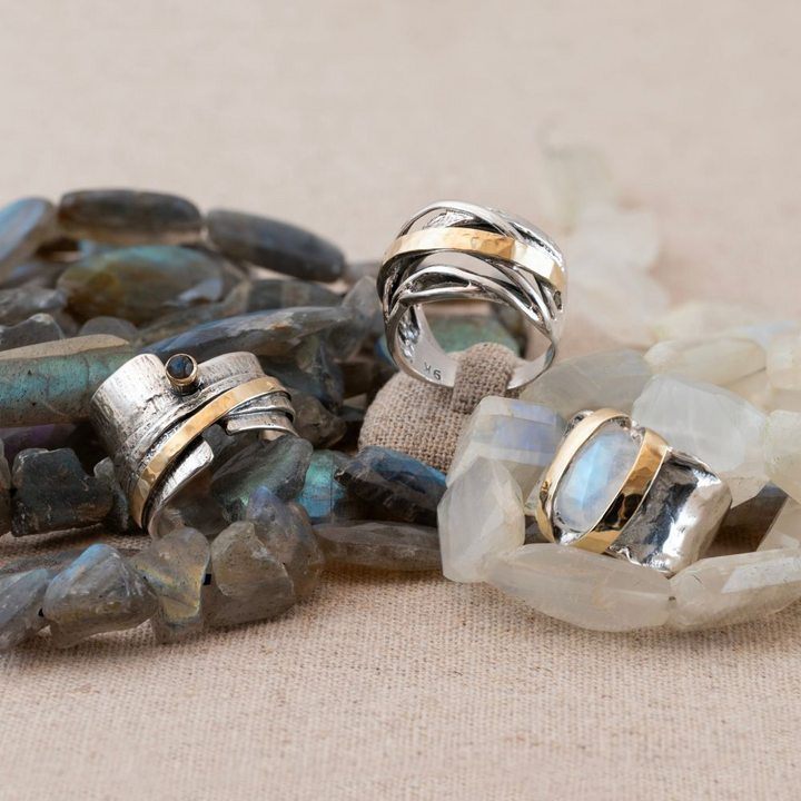 Jeh Jewels | Zilveren ring deels geoxideerd met 9 karaat goud en maansteen