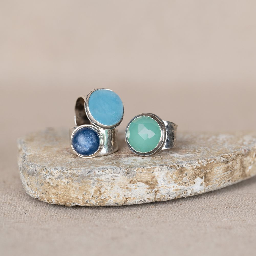 Jeh Jewels | Zilveren ring geoxideerd met cabochon geslepen aquamarijn