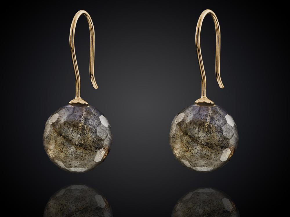 Snoepjes | 14 karaat geelgouden groengrijze labradoriet oorhangers | balvormig